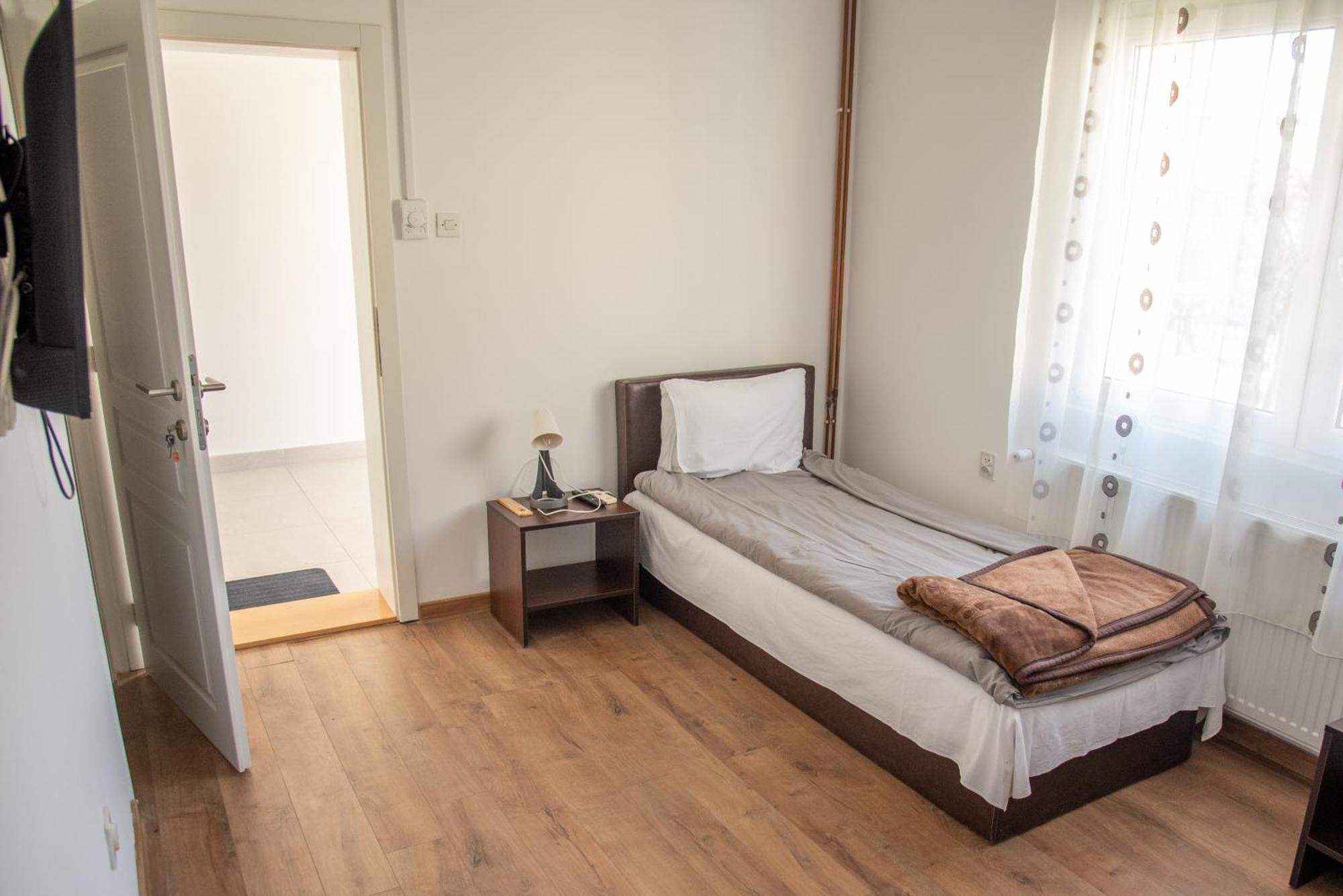 Apartments Kuca Aleksic Ni Esterno foto