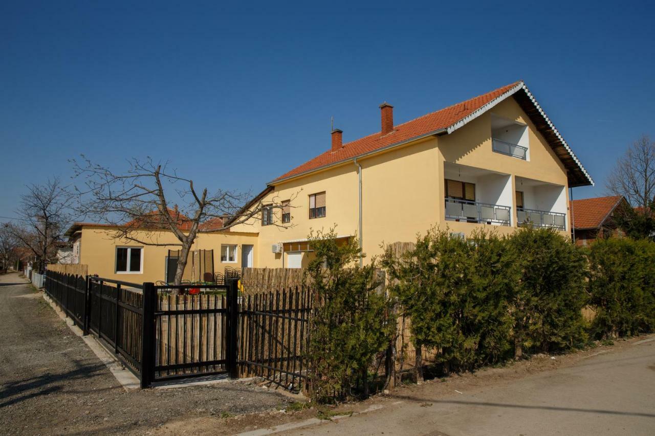 Apartments Kuca Aleksic Ni Esterno foto