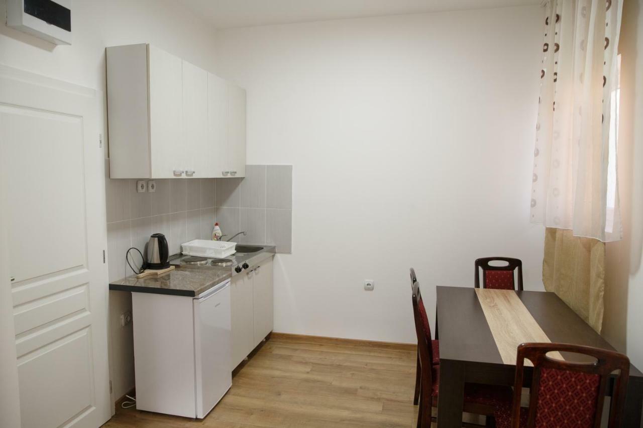 Apartments Kuca Aleksic Ni Esterno foto