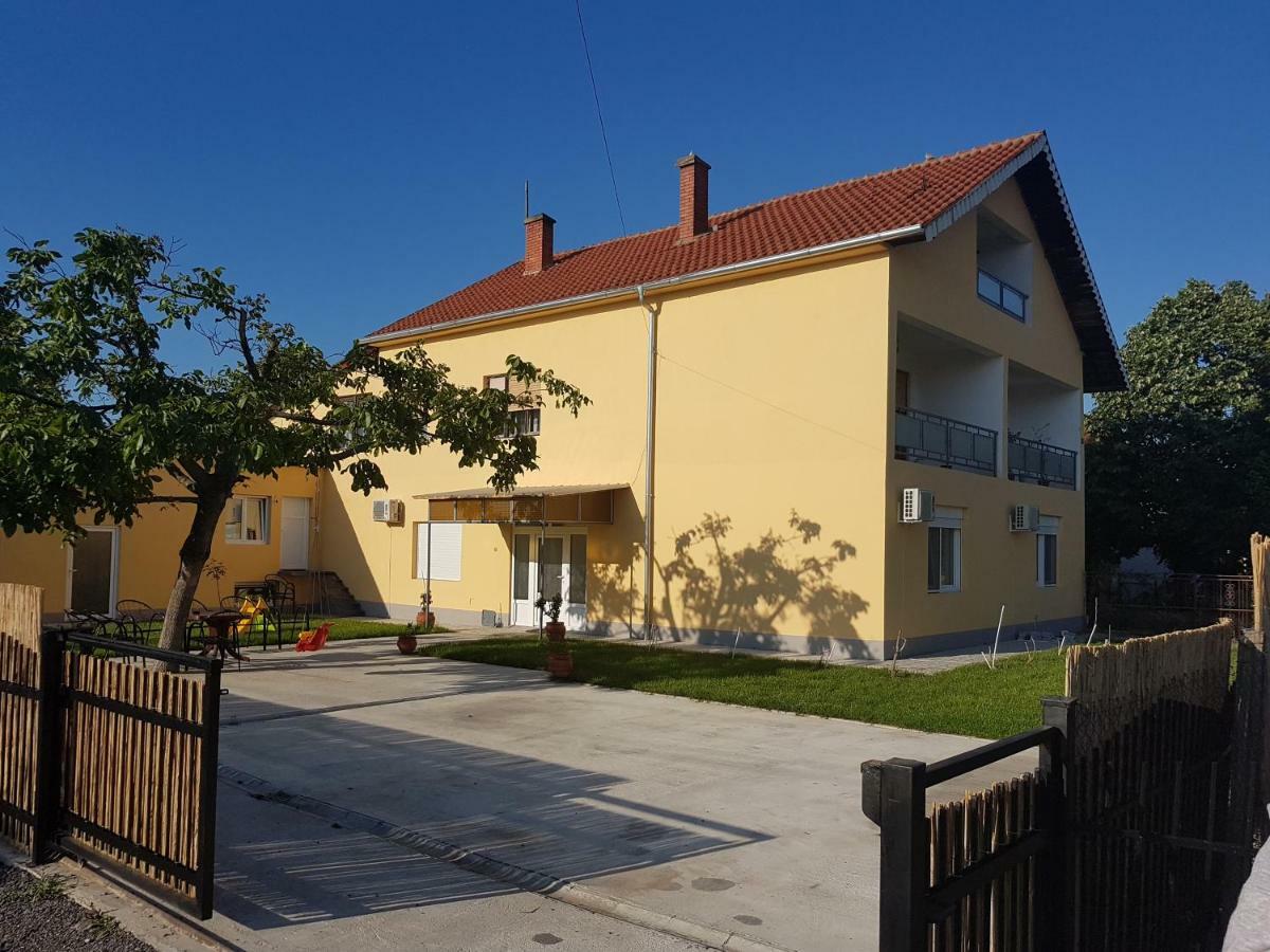 Apartments Kuca Aleksic Ni Esterno foto
