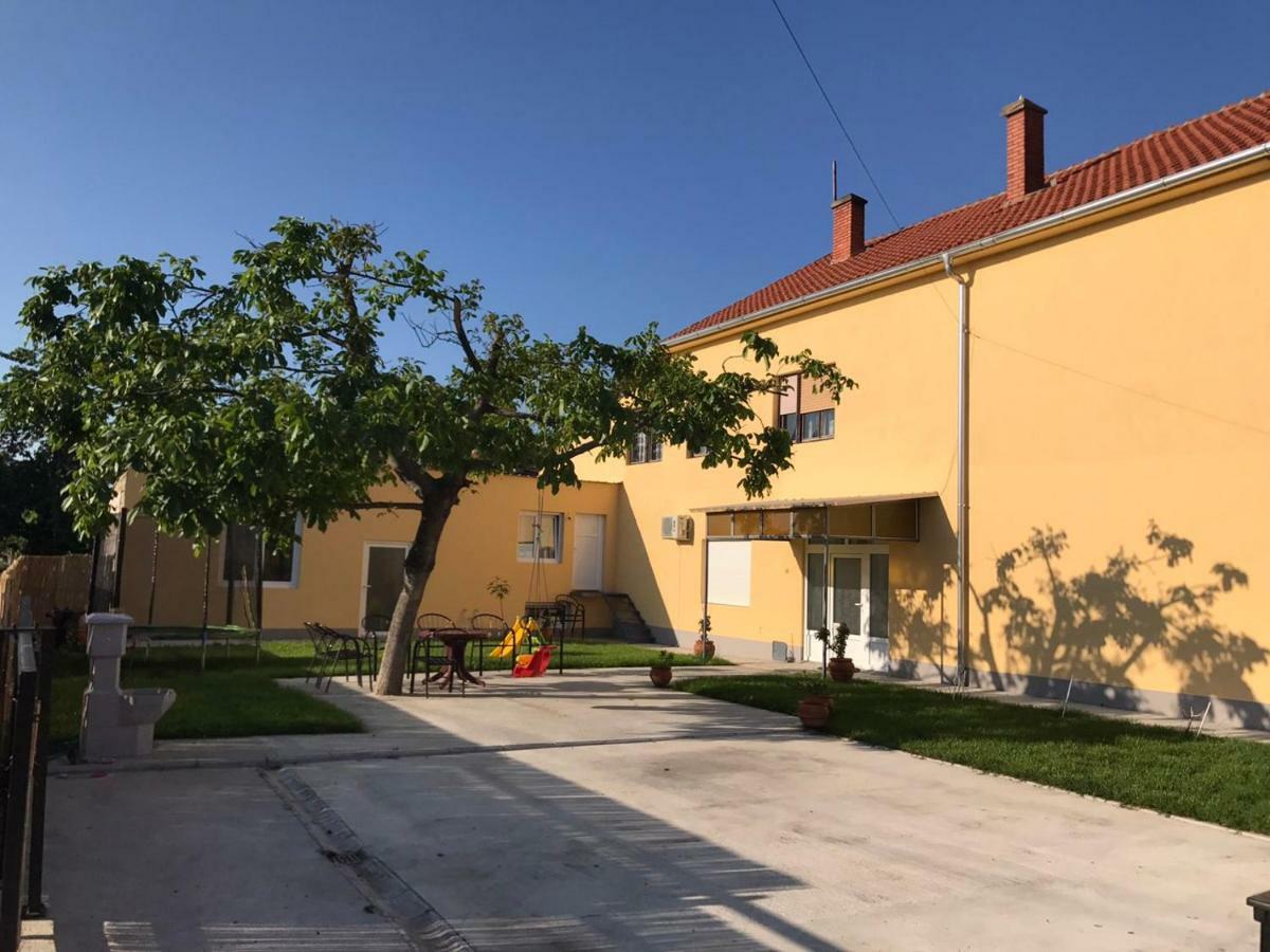 Apartments Kuca Aleksic Ni Esterno foto